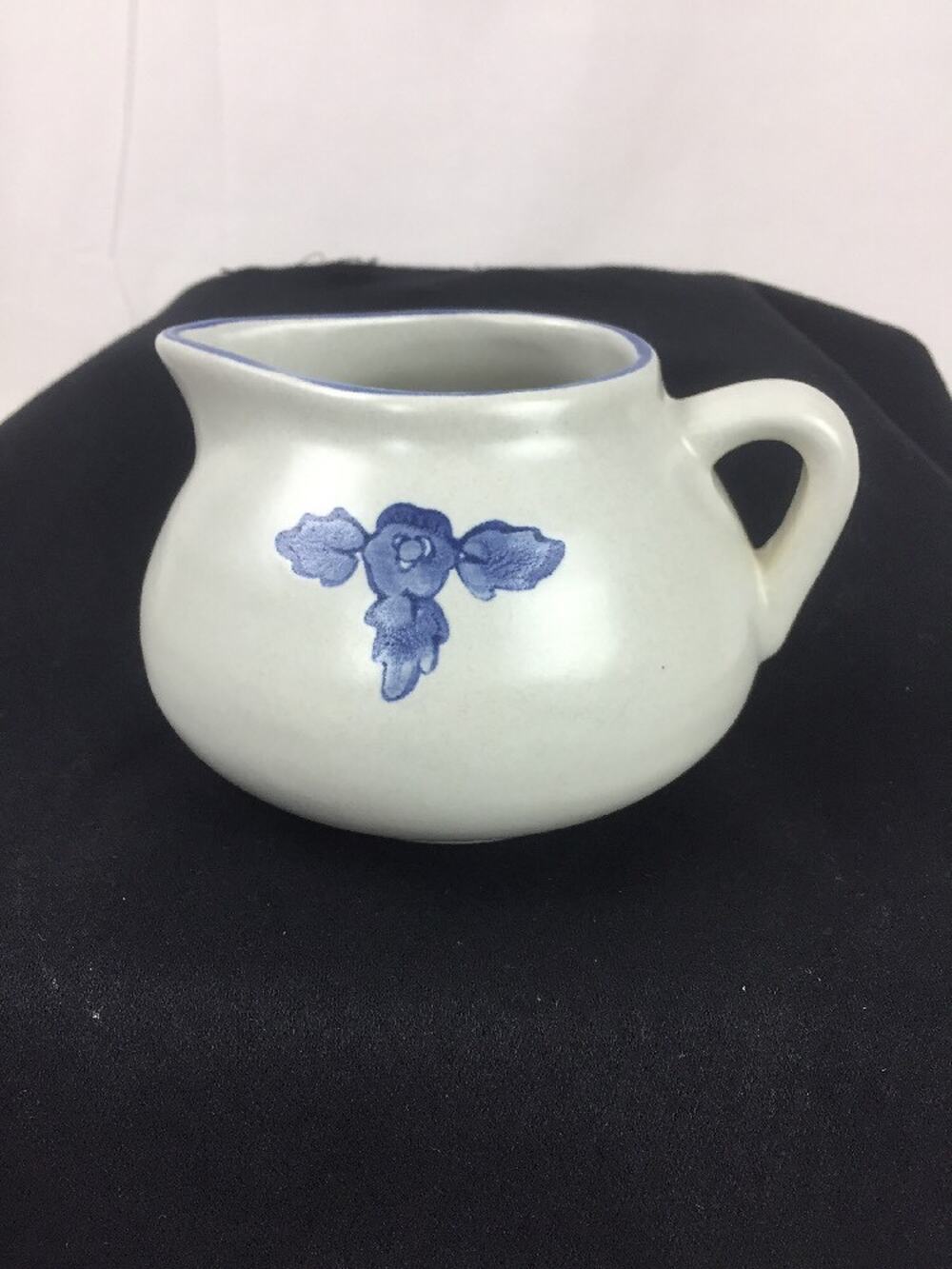 PFALTZGRAFF YORKTOWNE CREAMER, 4"